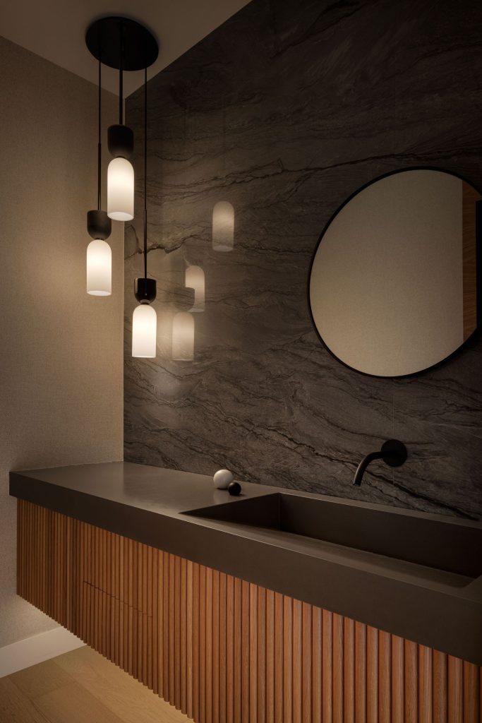 Shower & Tub Features