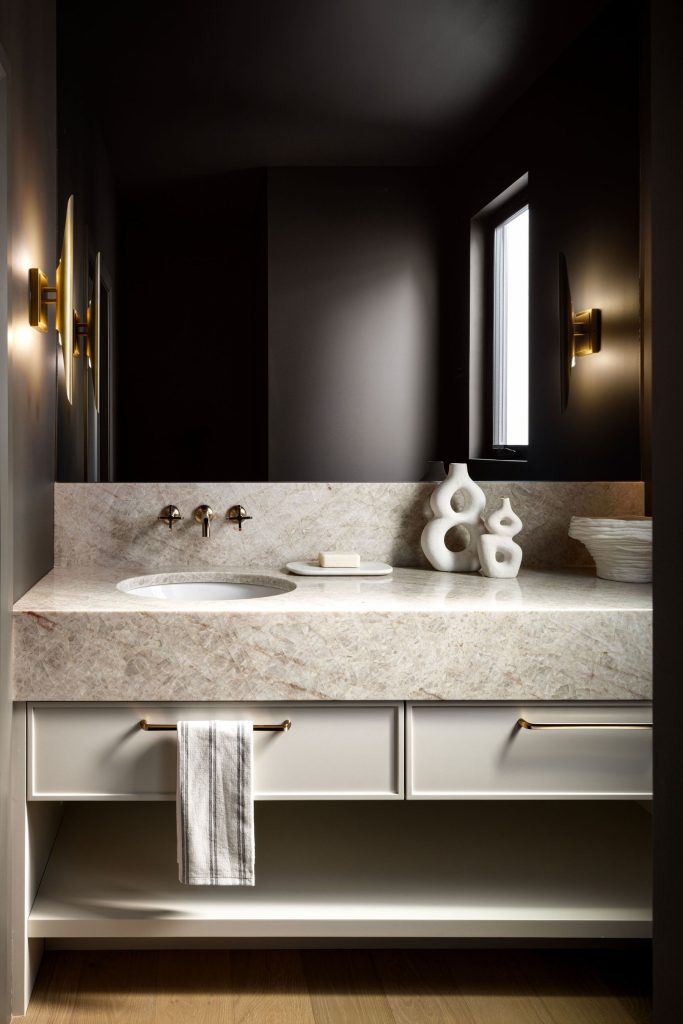 Shower & Tub Features