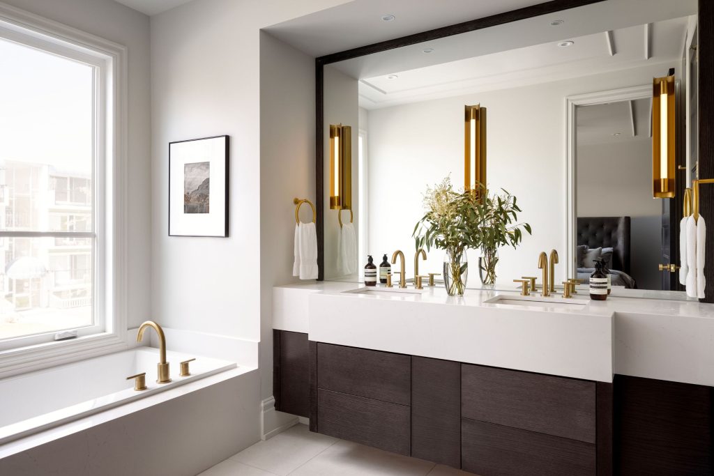 Shower & Tub Features